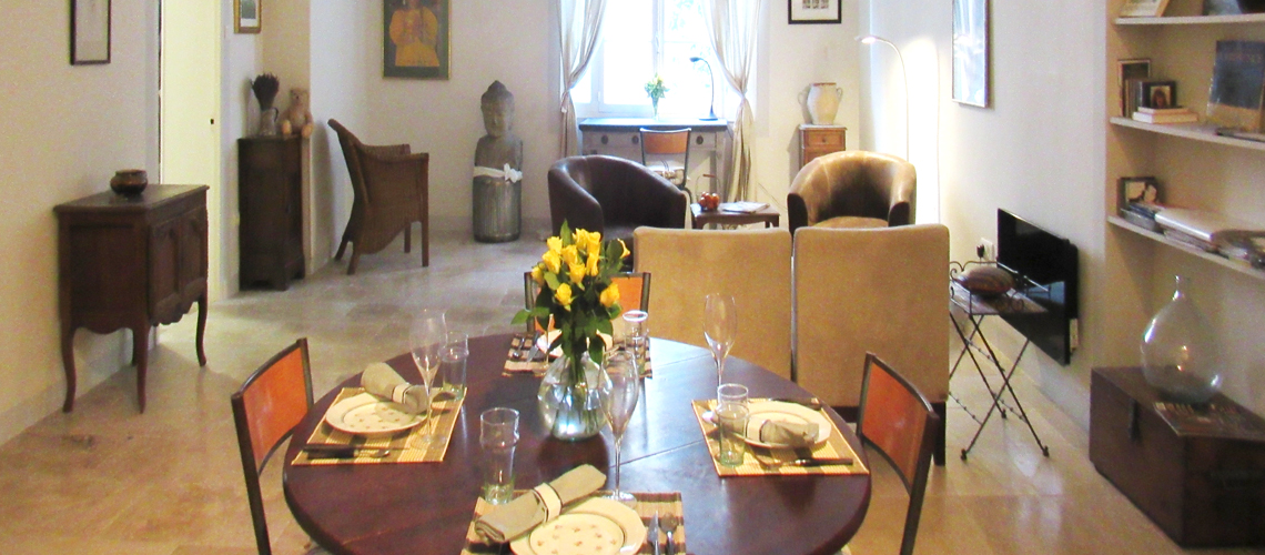 (slide living room)